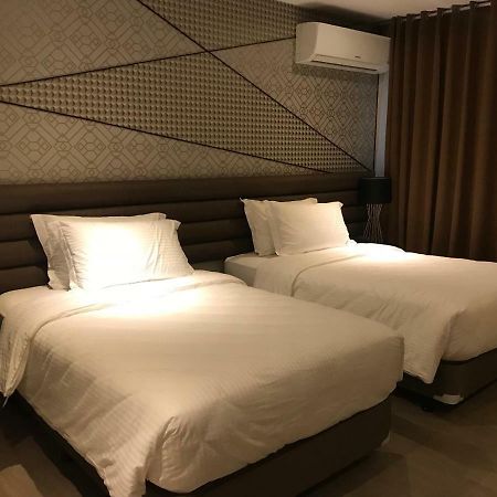 Maxx Hotel Ortigas Pasig City Exteriör bild