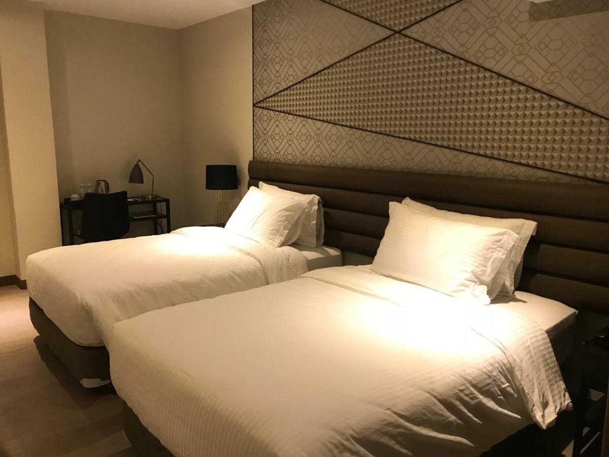 Maxx Hotel Ortigas Pasig City Exteriör bild